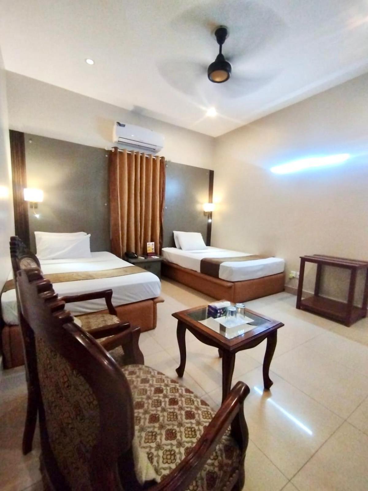 Star Guest House Karachi Buitenkant foto