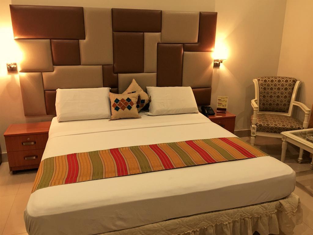 Star Guest House Karachi Buitenkant foto